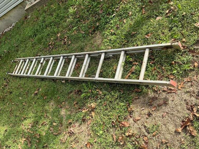20' aluminum extension ladder image