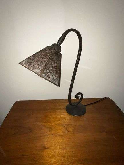 Metal desk lamp, plastic shade image