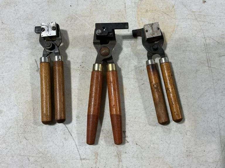 3 Lee bullet molds image