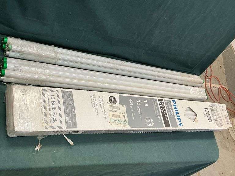 Philips 4' T8 bulbs image