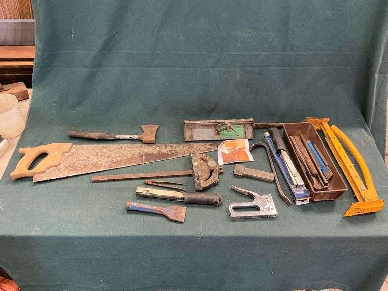 Dunlop hand saw sharpener, hand saw, hatchet, image