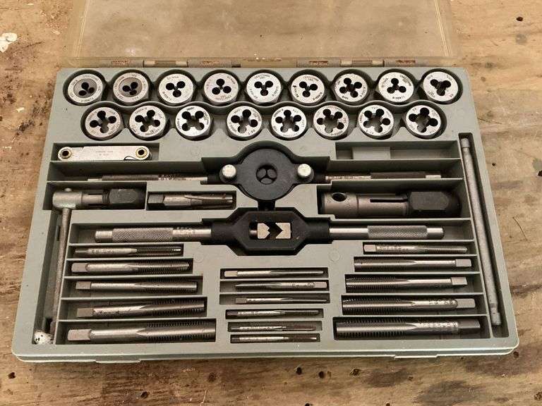 Craftsman metric tap and die set image