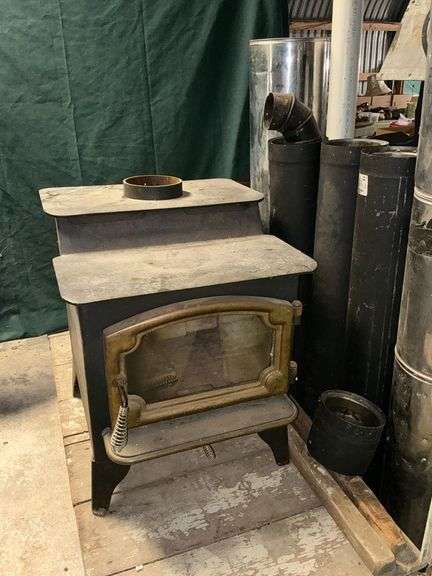 LOPI wood stove, Model 380/440, includes stove pipe image