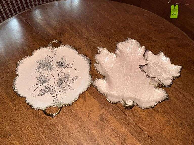 USA Calif. Orig. pottery pink leaf two-handled tray image