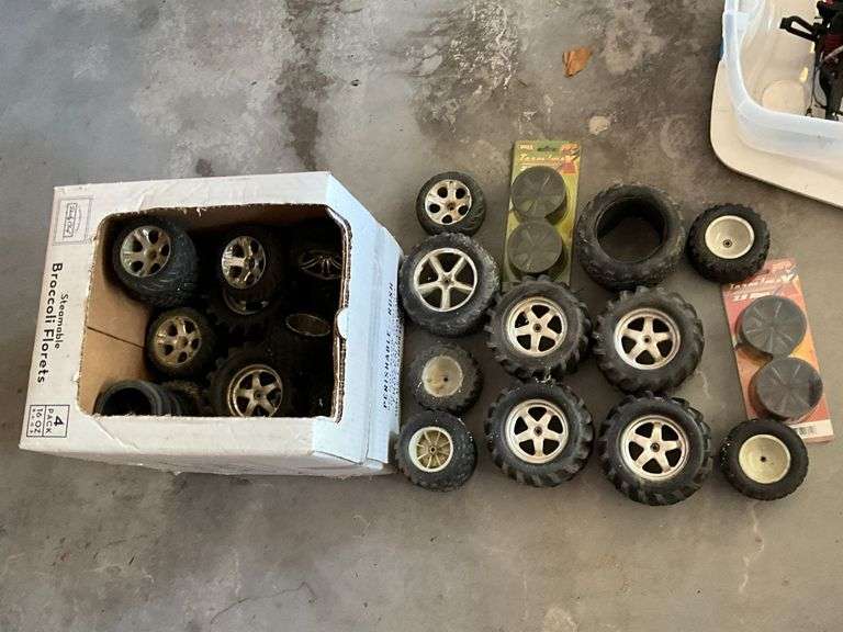 Assorted RC tires image