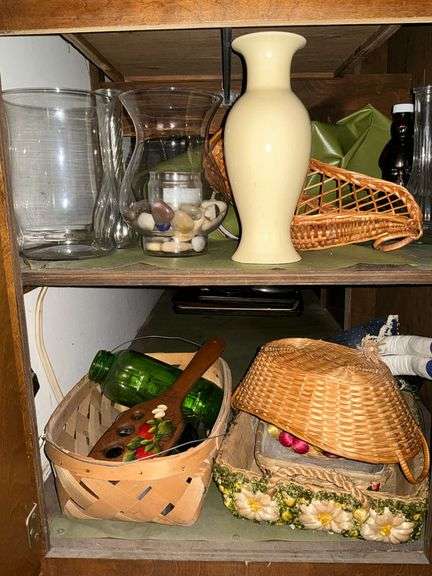 Vases and baskets image