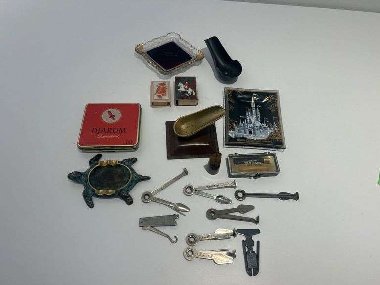 Disney World Souvenir, Tobacco Tins, Turtle Ashtray image