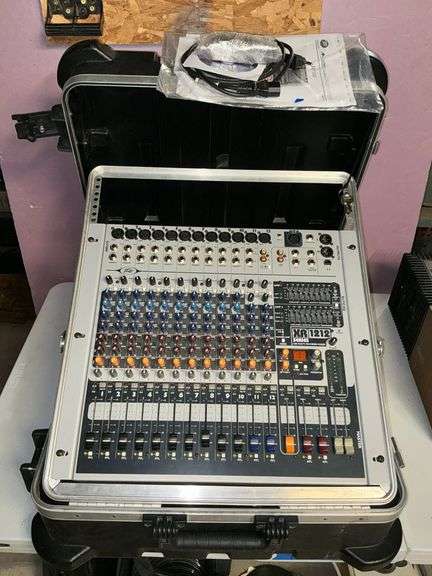 Peavey XR1212, 1200 watt power mixer in travel case image