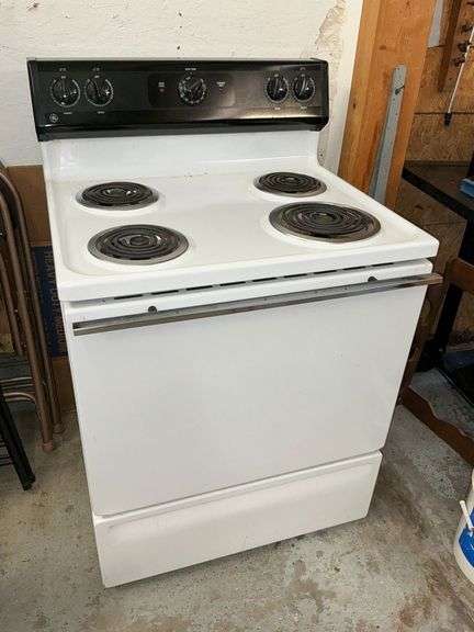 GE electric stove, Model JBS03C2WH, 240 volt image