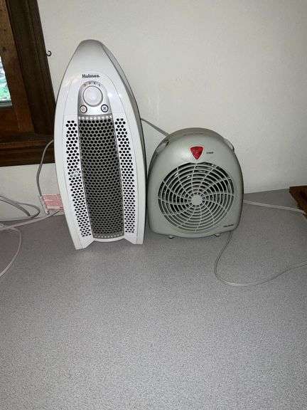 Pair of personal heaters, Holmes Model HAP9414 image