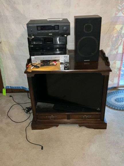 Vizio television Model E370-AO, Sherwood receiver image