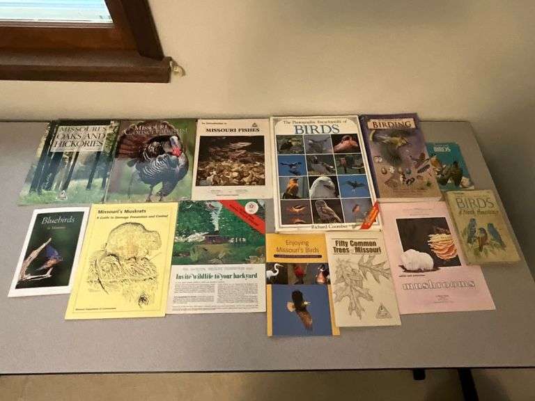 Bird books, wildlife books image