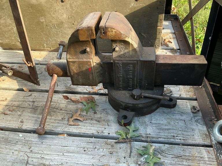 American Scale Co. bench vise, 4 1/2" image