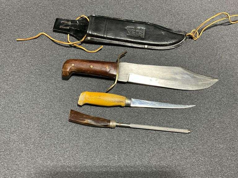 Pakistan bowie knife in sheath 10" L blade image