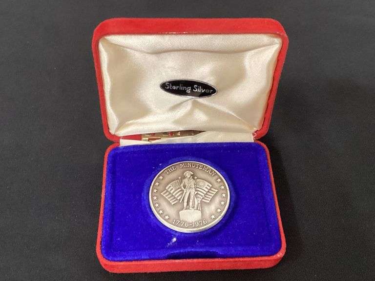 The Minuteman 1776-1976 medallion image