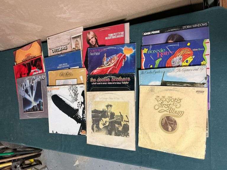 Vinyl record albums image