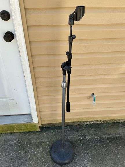 Microphone stand image