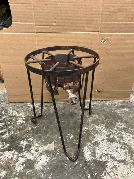 New Braunfels propane cook stand, 14 1/2" diameter, 19 1/2" T image