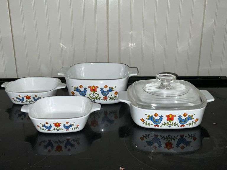 Corningware up to 1 1/2 qt., one lid image