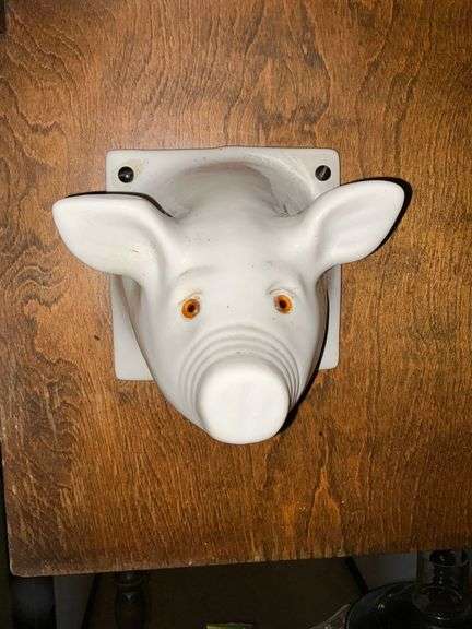 Ceramic pig wall hanger image