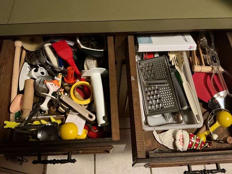 Assortment of kitchen utensils image