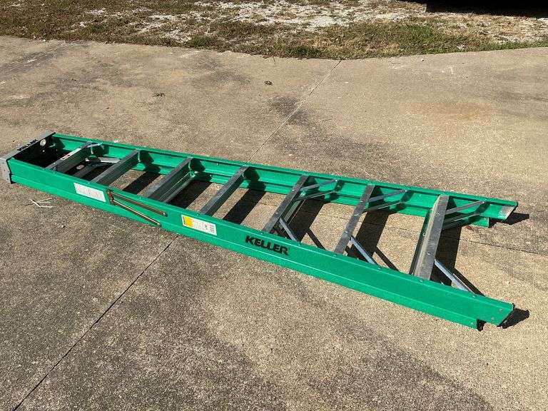 Keller 8' fiberglass step ladder image