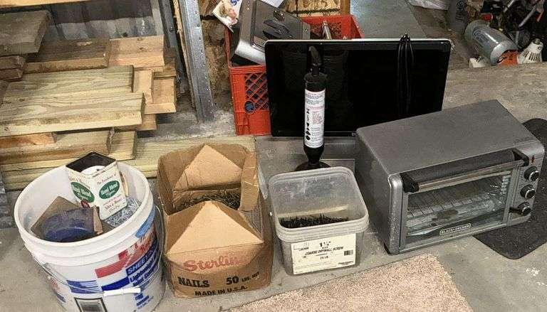 Black and Decker toaster oven image