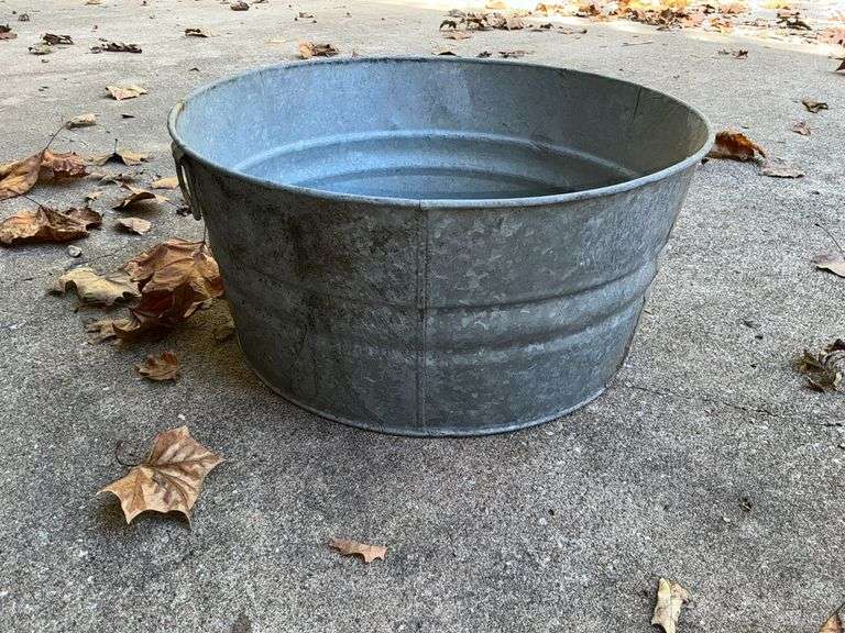 No. 3 galvanized tub image