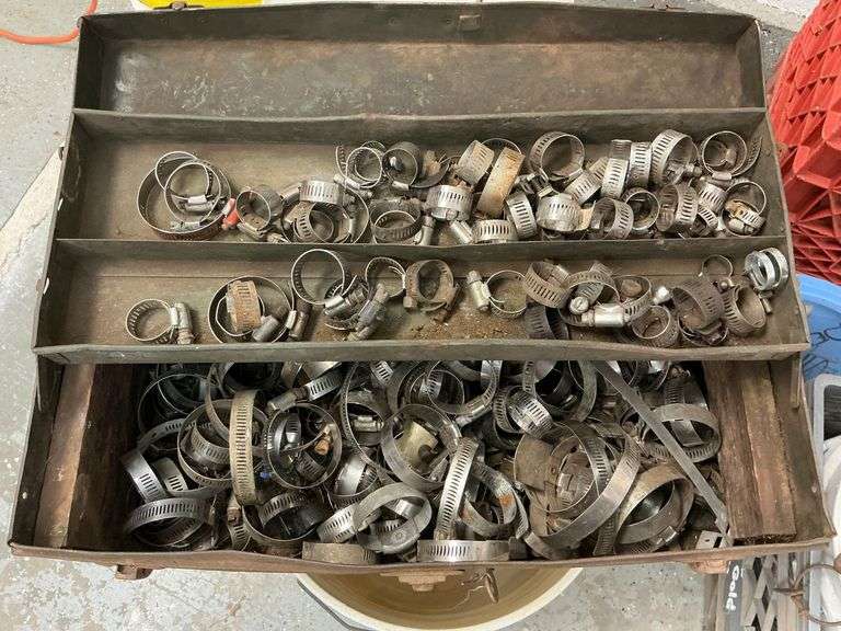 Metal tool box, 19" W image