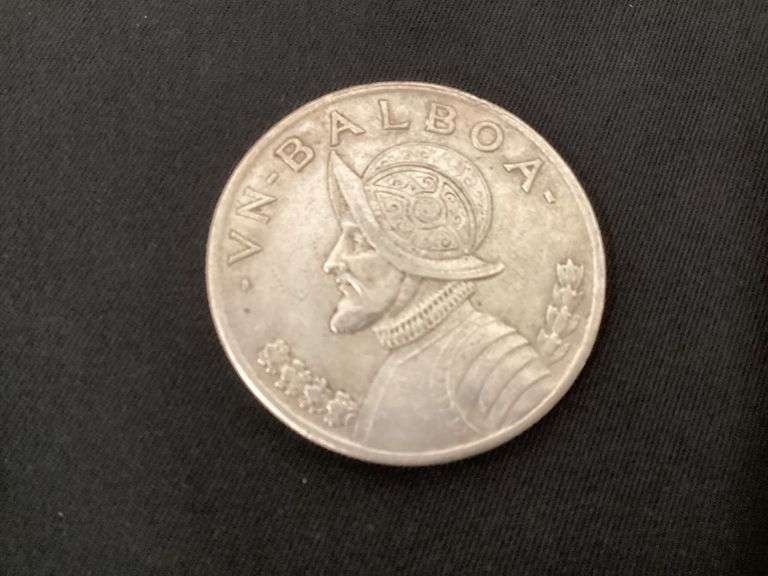 1934 Republic of Panama silver dollar Balboa image