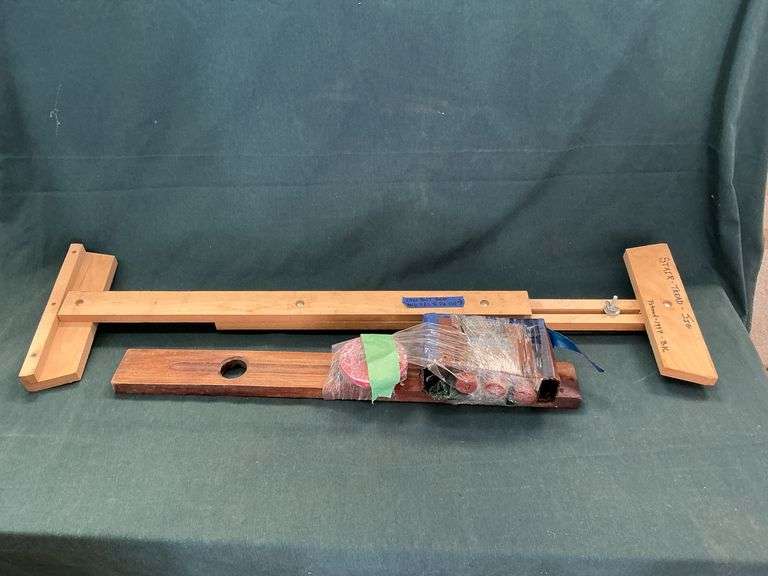 Stair tread jig, wooden level. image