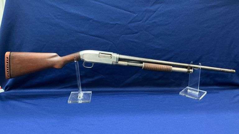 1917 Winchester Model 1912 shotgun image