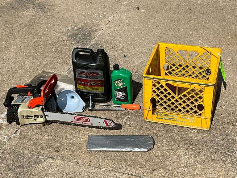 Echo CS-300 chainsaw image