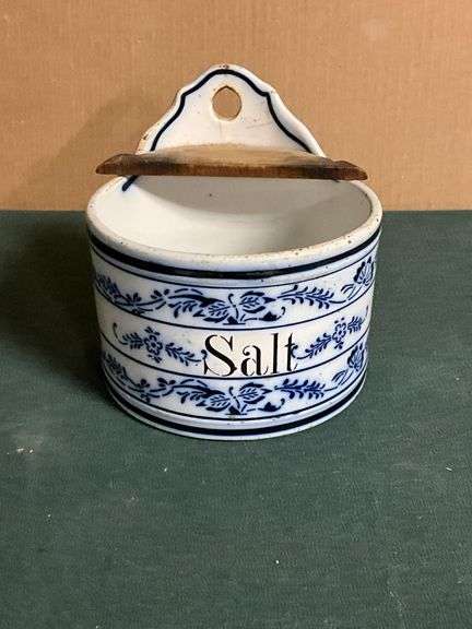 Salt cellar, missing lid and small crack, marked Germany No. 7842 image