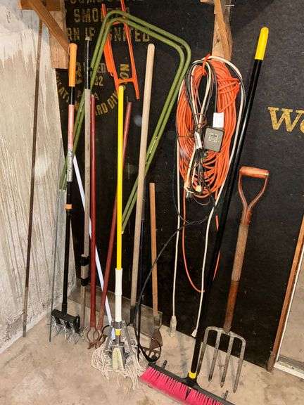 Long handle tools image