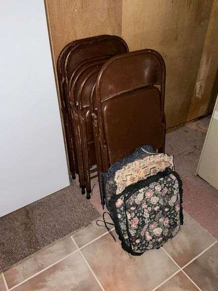 7 metal folding chairs image