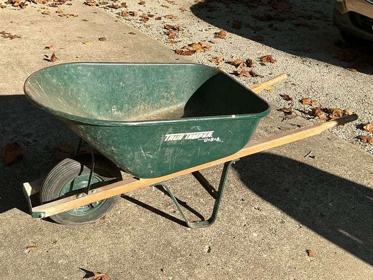 True Temper contractor wheel barrow image