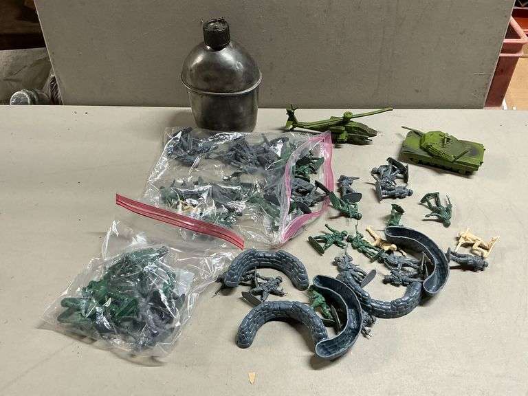 US SMCO 1943 canteen image