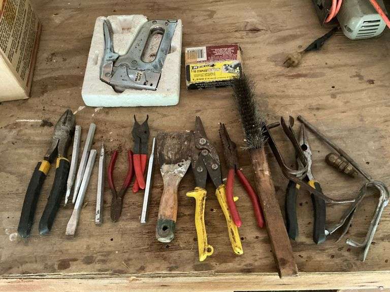 Arrow T-50 staple gun and staples, pliers image