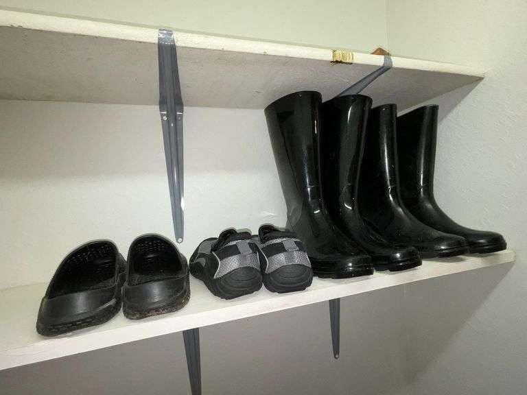 Rubber boots 11W, 9, size 9 water shoes, size 8 shoes image