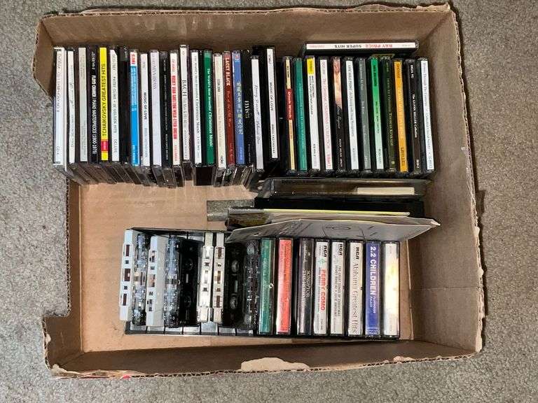 CDs and cassette tapes, Classic Love Songs, Bing Crosby Christmas image