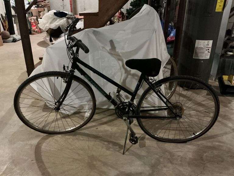 Schwinn Crisscross ladies bike image