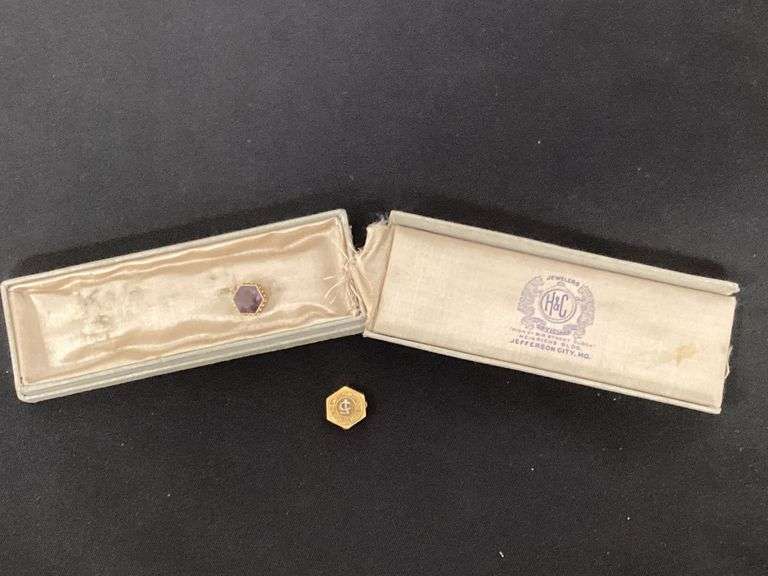 10K stick pin with stone image