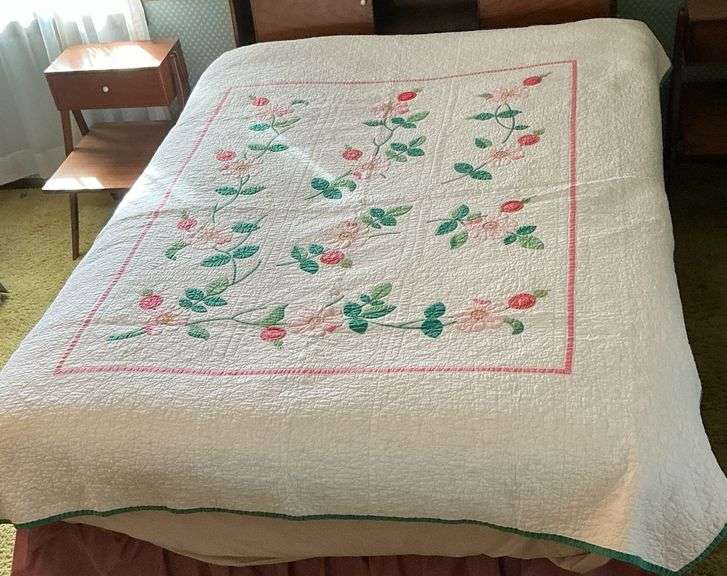 Appliqued quilt, hand stitched image