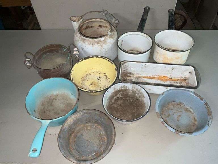 Assorted  enamel ware up to 1 quart image