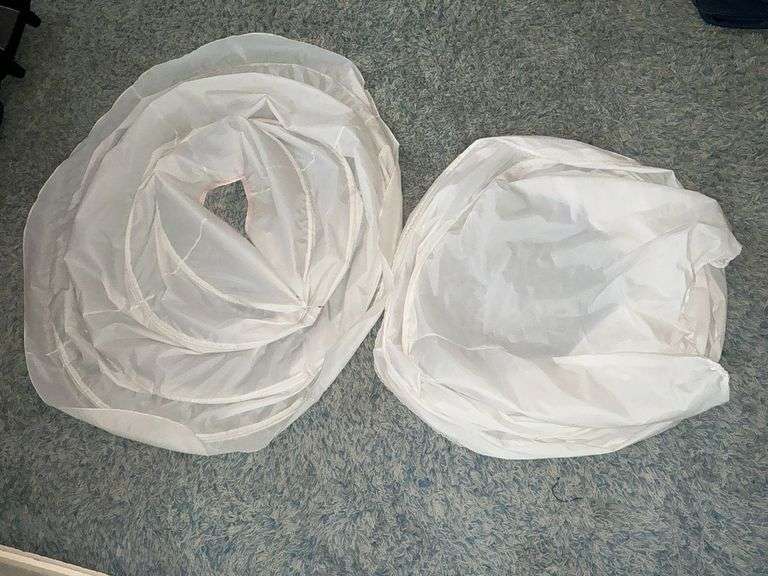 Pair of hoop slips image