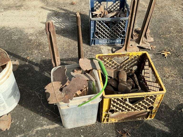 Shoe lasts and stands image