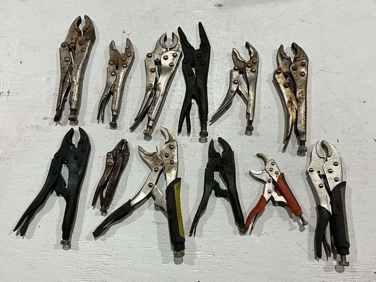 Locking pliers image