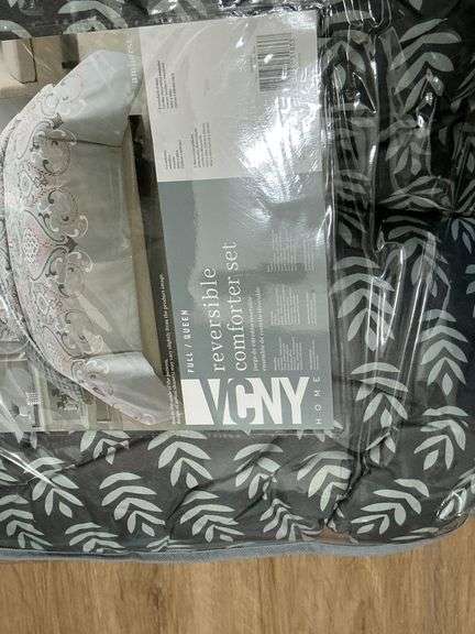 VCNY Home comforter set image