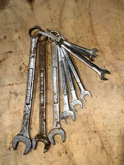 Craftsman combination wrenches up to 1 1/4". image